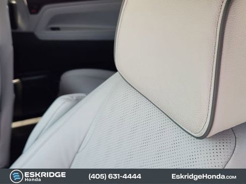 Used 2022 Honda Odyssey Elite image 16