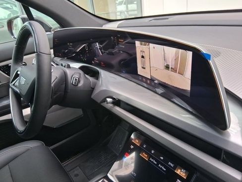 New 2026 Cadillac Vistiq Sport w/ LPO, Floor Liner Package image 15