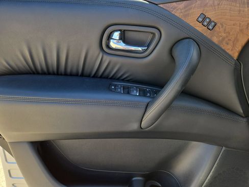 Used 2024 Nissan Armada SL w/ Captain's Chairs Package RWD image 15