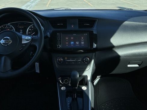 Used 2019 Nissan Sentra S FWD image 9