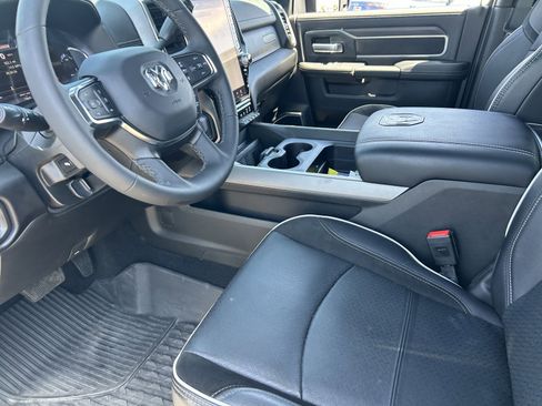Used 2025 RAM 2500 Laramie AWD/4WD image 27