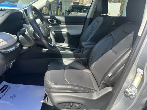 Certified 2022 Jeep Compass Limited w/ Elite Group image 14