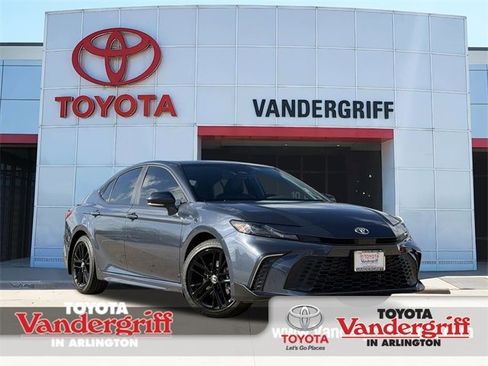 Certified 2026 Toyota Camry SE image 1