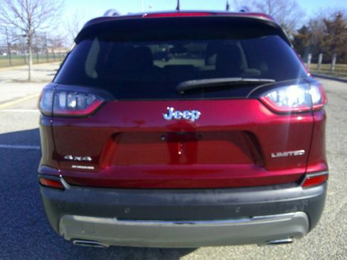 Used 2020 Jeep Cherokee Limited image 44