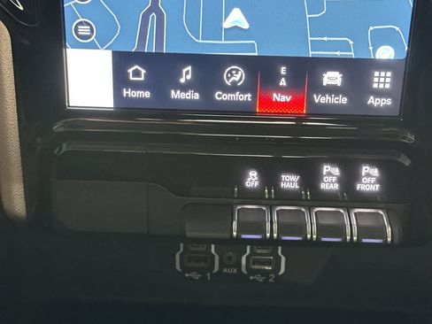 Used 2022 RAM 1500 Laramie AWD/4WD image 22