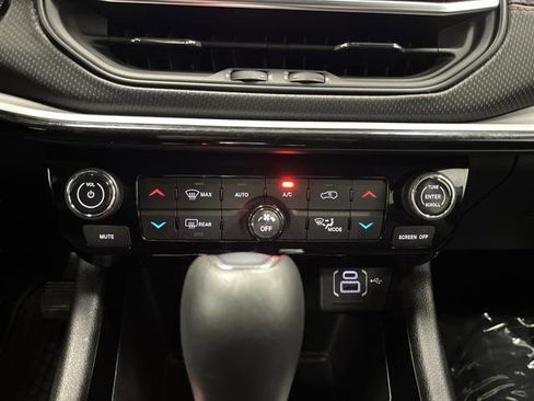 Used 2025 Jeep Compass Trailhawk w/ Trailhawk Elite Group image 19