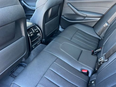 Used 2023 BMW 530e image 5