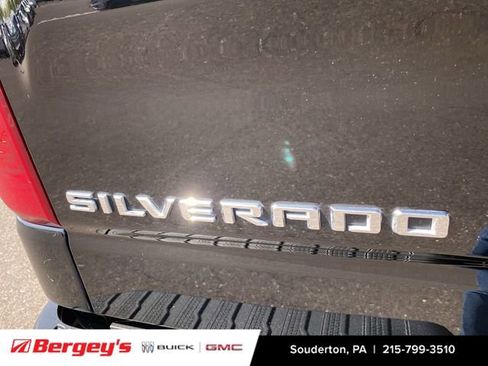Used 2022 Chevrolet Silverado 1500 LT AWD/4WD image 34