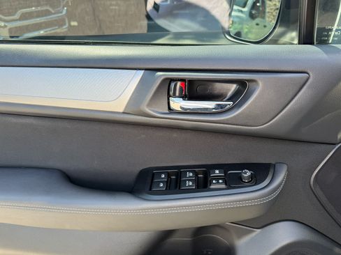 Used 2018 Subaru Outback 2.5i Premium AWD/4WD image 15