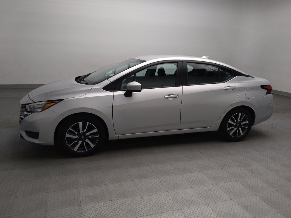 Used 2025 Nissan Versa SV FWD image 2