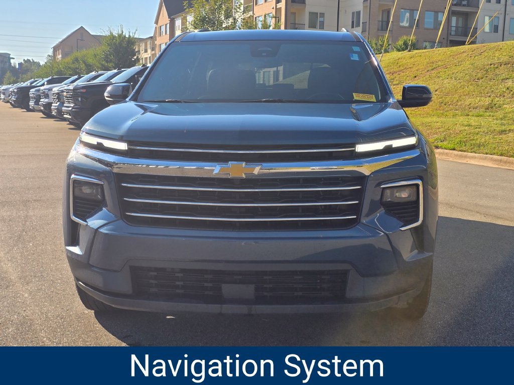 Certified 2025 Chevrolet Traverse LT FWD image 2