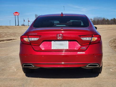 Used 2022 Honda Accord Touring image 8