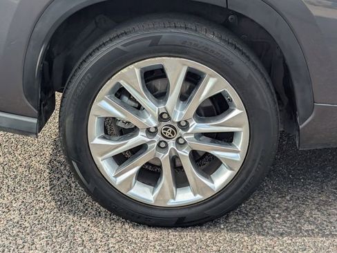 Used 2021 Toyota Highlander Limited image 9