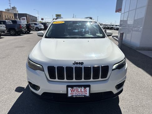 Used 2019 Jeep Cherokee Latitude Plus FWD image 5