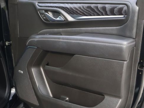 Used 2023 GMC Yukon XL Denali w/ Denali Reserve Package image 19