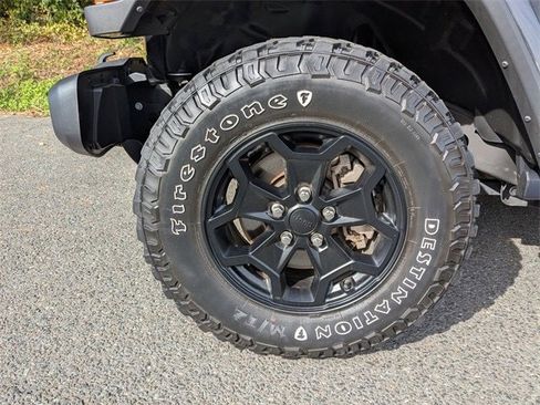 Certified 2022 Jeep Gladiator Willys image 26