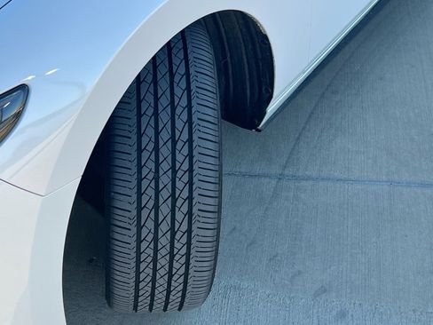 Used 2024 MAZDA MAZDA3 Hatchback w/Premium Plus Pkg image 9