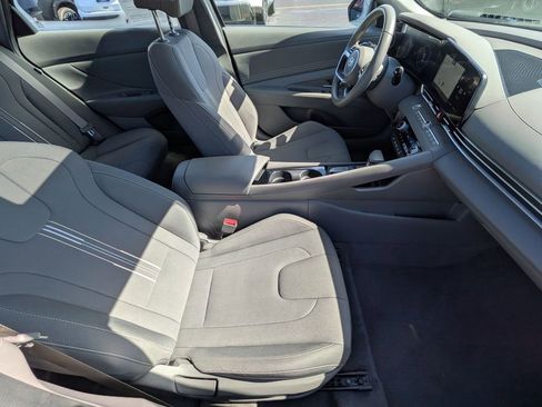 Used 2025 Hyundai Elantra SEL image 26