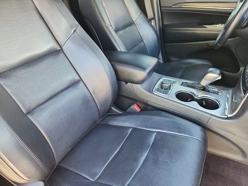 Used 2019 Jeep Grand Cherokee Limited w/ Luxury Group II AWD/4WD image 13