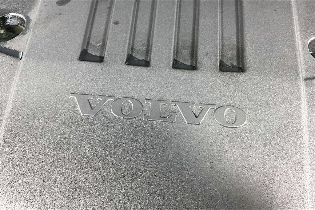 Used 2024 Volvo XC60 B5 Core AWD/4WD image 31