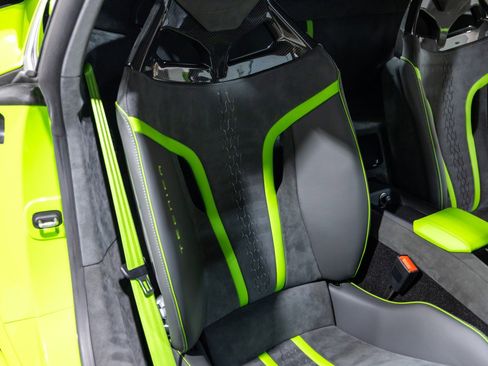 Used 2024 Lamborghini Huracan Tecnica image 33