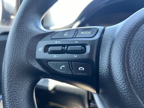 Used 2023 Kia Rio S FWD image 10