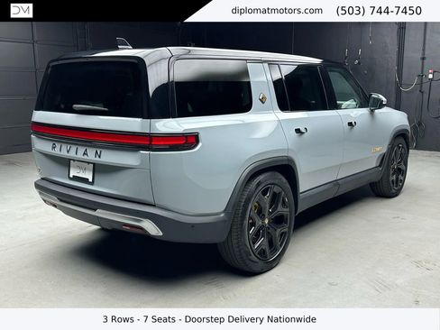 Used 2023 Rivian R1S Adventure image 7