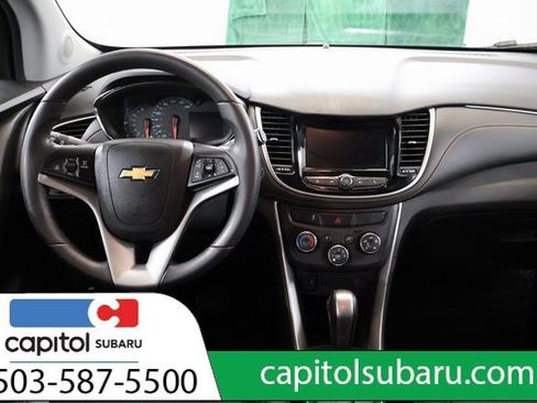 Used 2022 Chevrolet Trax LT w/ LT Convenience Package image 15