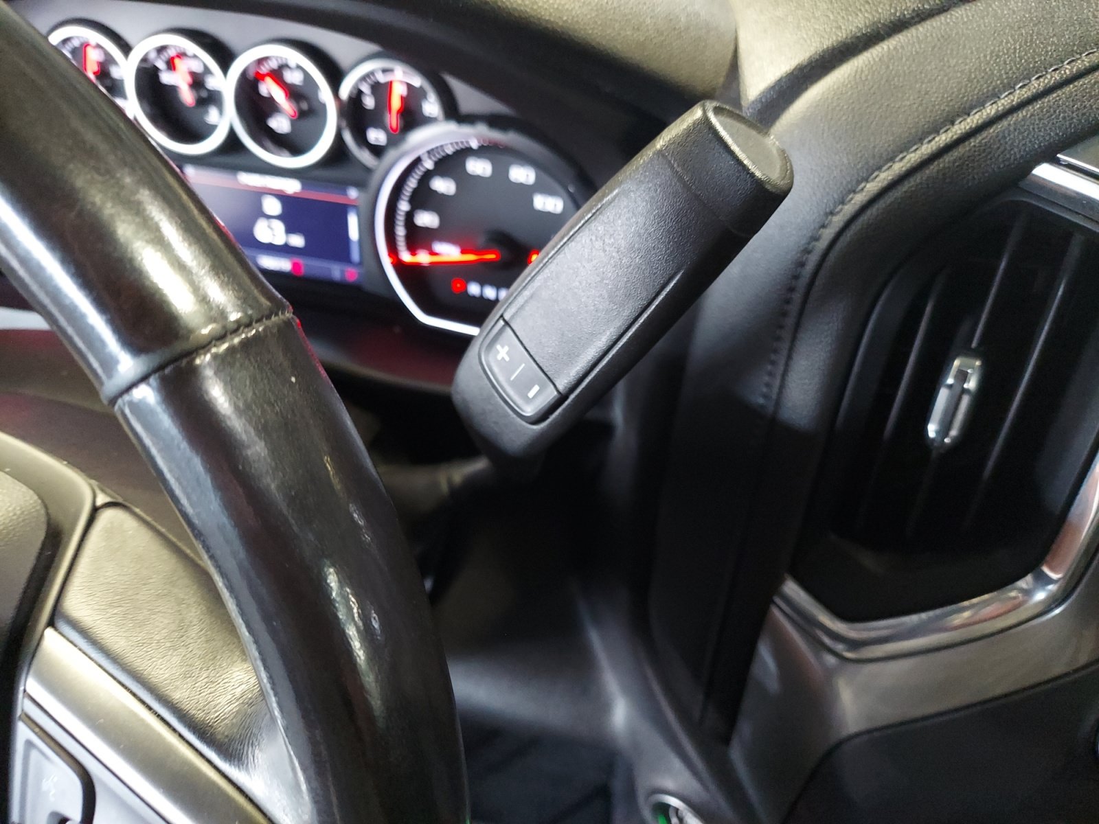Used 2022 Chevrolet Silverado 1500 LT w/ Texas Edition Plus RWD image 21