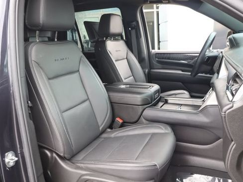 Used 2024 GMC Yukon Denali w/ Advanced Technology Package AWD/4WD image 26