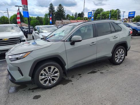 Used 2023 Toyota RAV4 XLE Premium AWD/4WD image 8