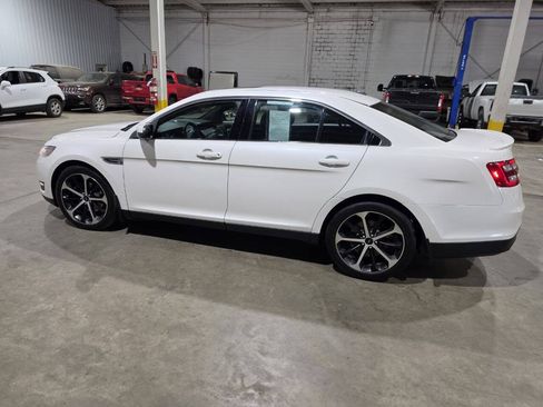 Used 2016 Ford Taurus SEL FWD image 6