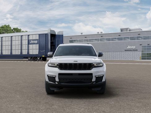 New 2025 Jeep Grand Cherokee L Limited w/ Black Appearance Package image 6