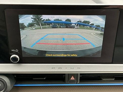 Used 2023 Toyota Prius XLE FWD image 12