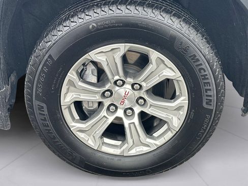 Used 2025 GMC Sierra 1500 SLT image 29