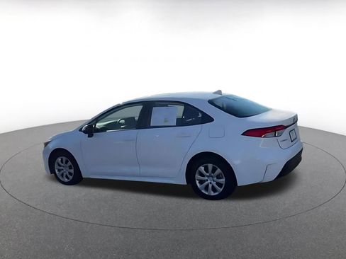 Used 2025 Toyota Corolla LE image 3