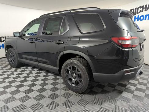 New 2025 Honda Pilot TrailSport image 3