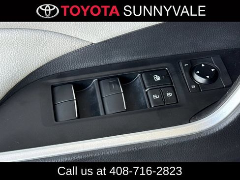 Used 2021 Toyota RAV4 XLE Premium AWD/4WD image 17