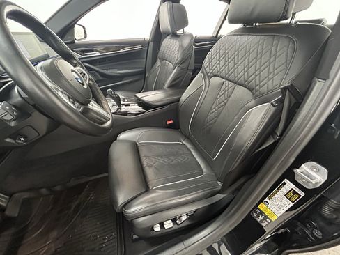 Used 2020 BMW M550i xDrive M550i xDrive w/ Executive Package image 30