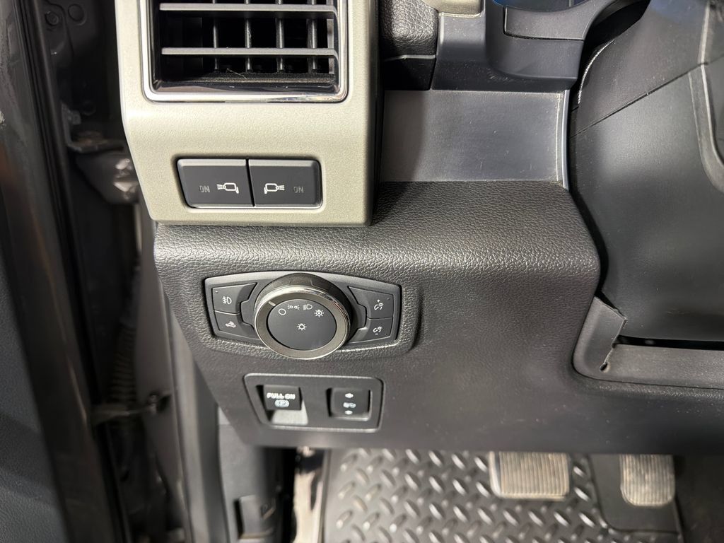 Used 2020 Ford F150 Lariat w/ Equipment Group 502A Luxury AWD/4WD image 16