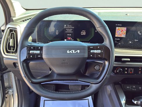 Certified 2026 Kia Sorento LX FWD image 25