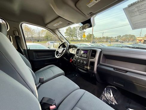 Used 2017 RAM 1500 Express RWD image 24