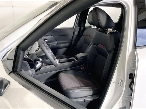 New 2026 Nissan Kicks SR w/ Cold Weather Package FWD image 14