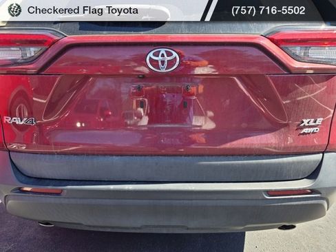 Used 2021 Toyota RAV4 XLE Premium image 7