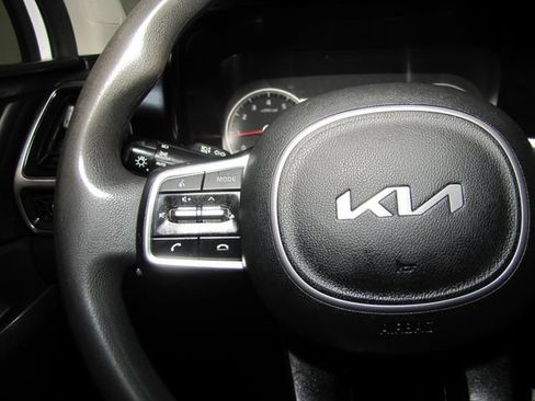 Used 2023 Kia Sorento LX FWD image 5