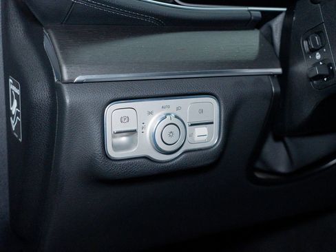 Used 2020 Mercedes-Benz GLS 450 4MATIC w/ Convenience Package image 21