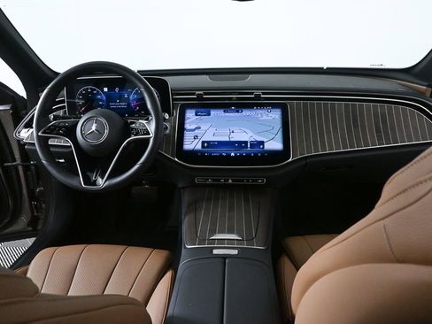 Certified 2025 Mercedes-Benz E 350 4MATIC Sedan image 2