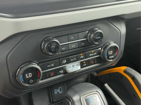 Used 2023 Ford Bronco Badlands AWD/4WD image 38