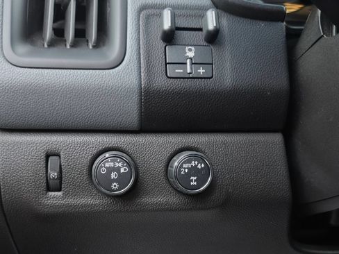 Used 2018 Chevrolet Colorado Z71 w/ Z71 Midnight Edition AWD/4WD image 21