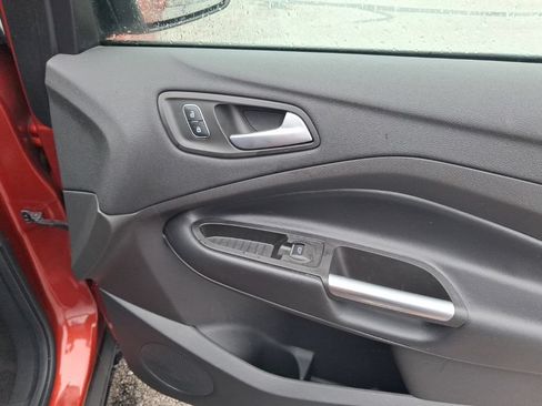 Used 2019 Ford Escape SE FWD image 21